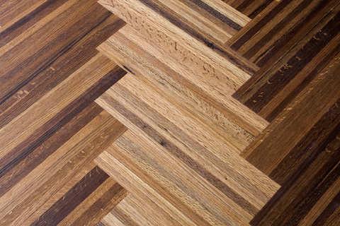 0413A、B-人字宽条阿莫尼亚碳化红橡（倒角）涂油A&B-14X127X508mm